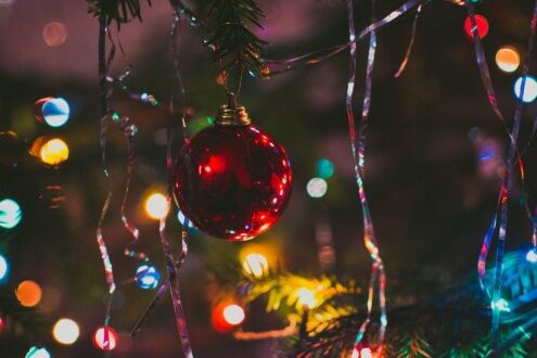Choosing the Perfect Pre-Lit Christmas Tree for Your Home